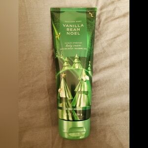 Bath & Body Works Vanilla Bean Noel Body Cream - Green and Gold